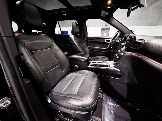 Vehicle image 25 of 27