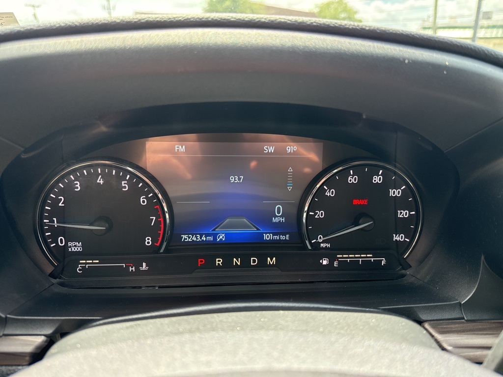 Vehicle image 23 of 30