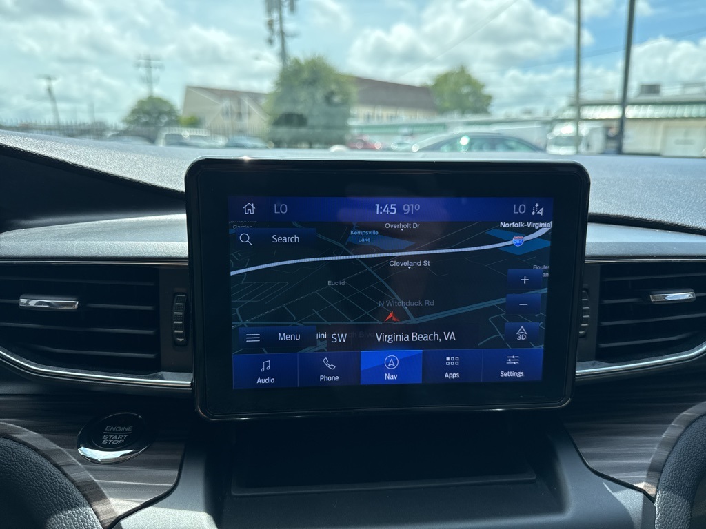 Vehicle image 24 of 30