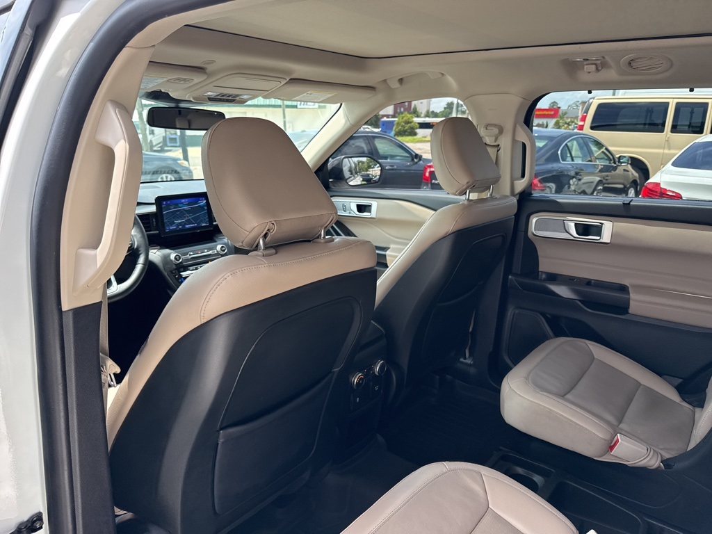 Vehicle image 15 of 30