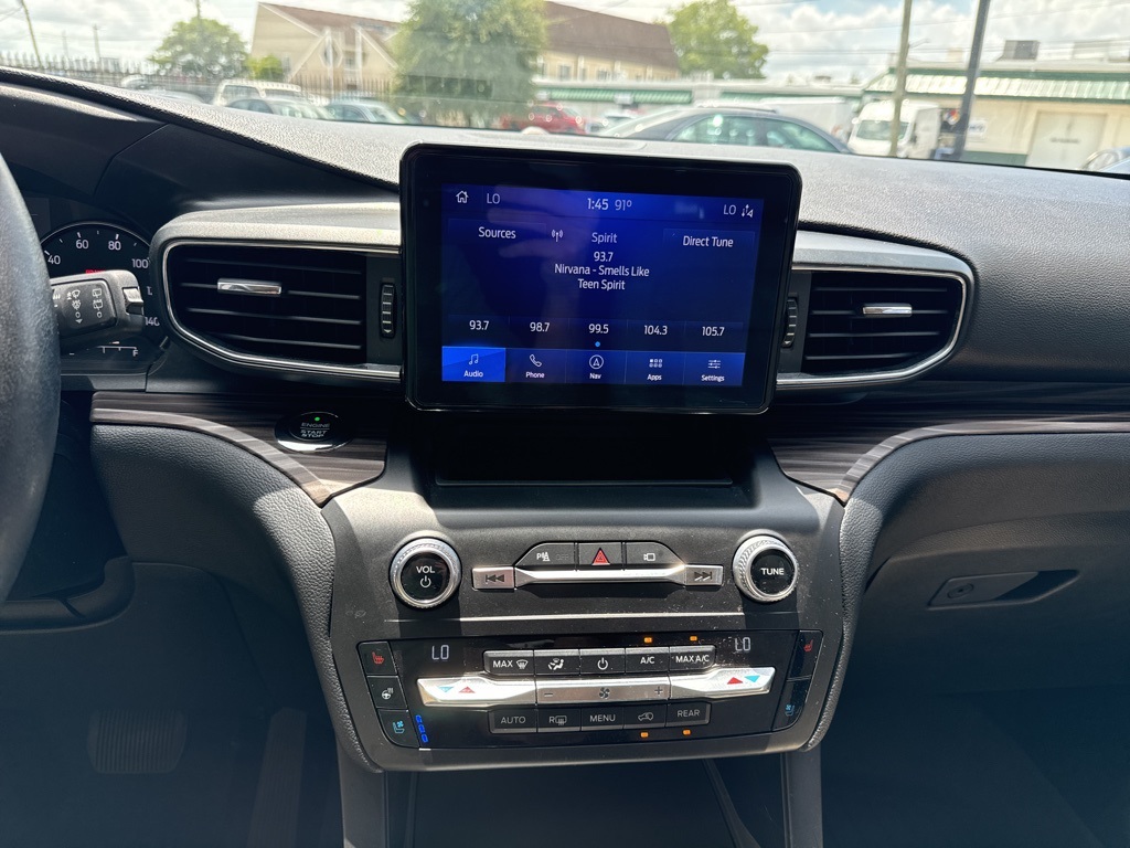 Vehicle image 26 of 30