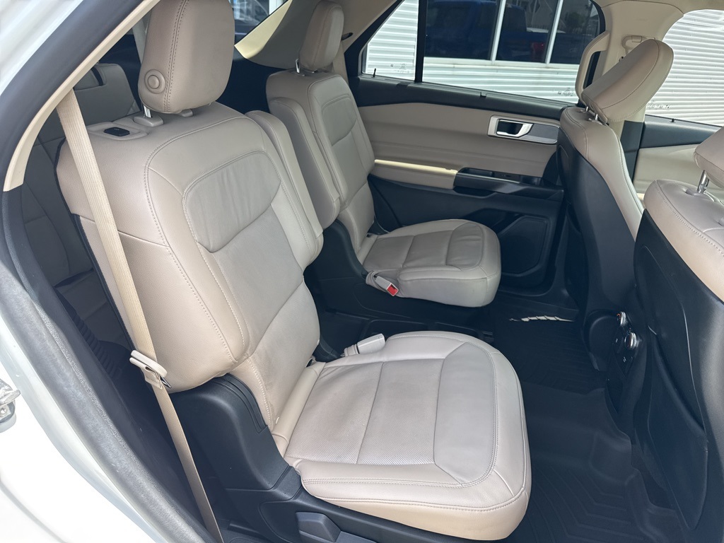 Vehicle image 9 of 30