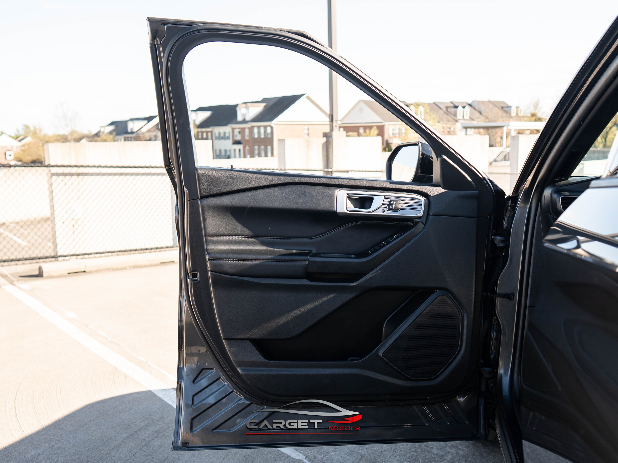 Vehicle image 41 of 53