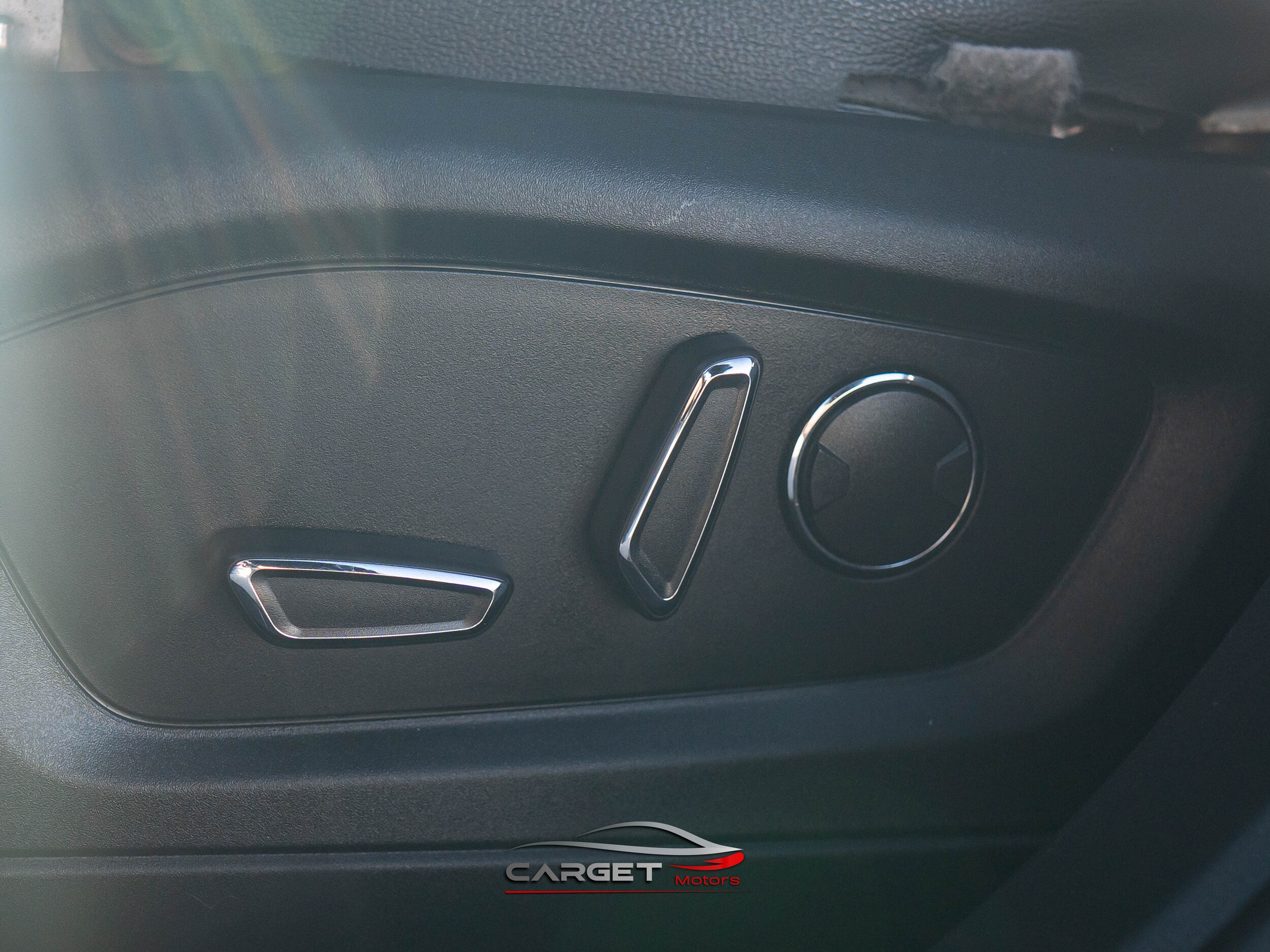 Vehicle image 38 of 53