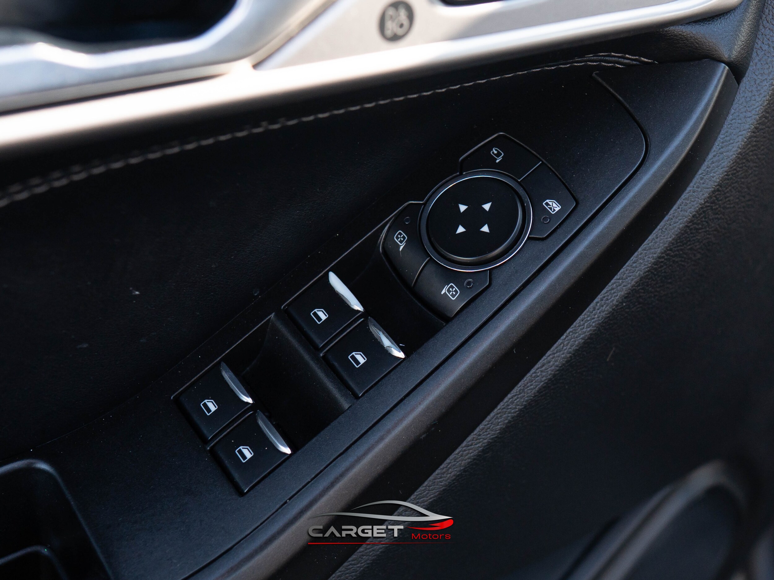 Vehicle image 39 of 53