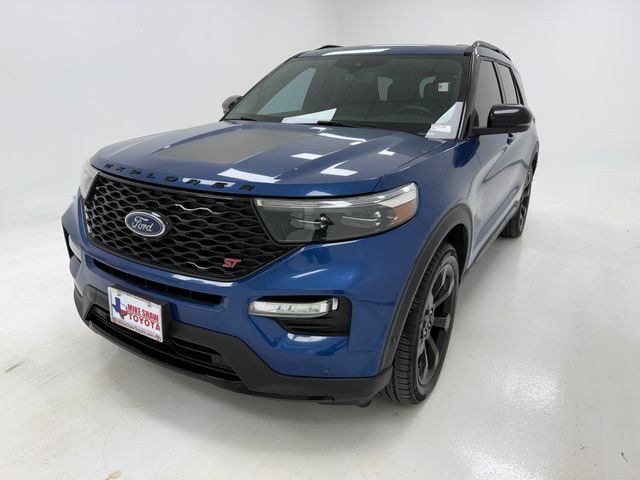 2020 Ford Explorer ST Image 2 of 41