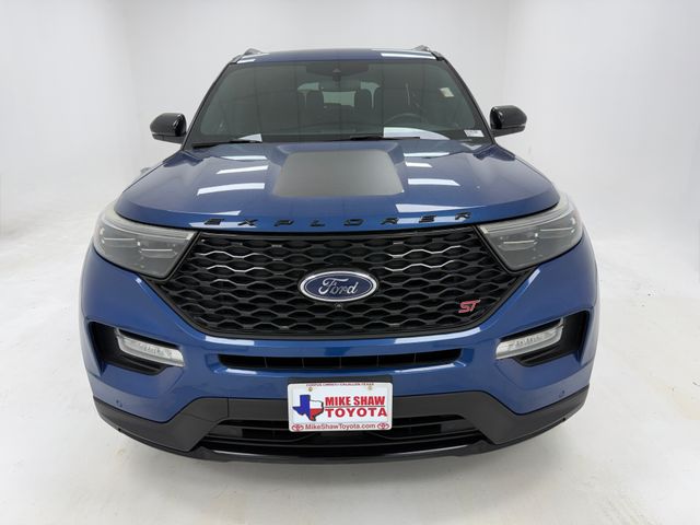 2020 Ford Explorer ST Image 3 of 41