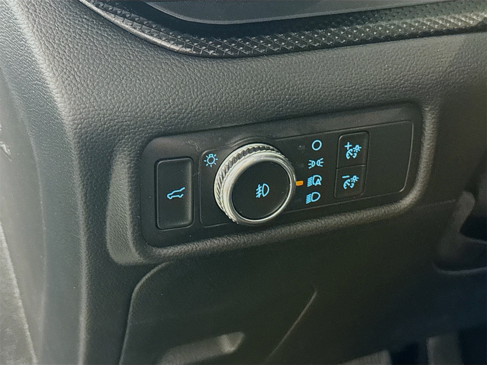 Vehicle image 9 of 22