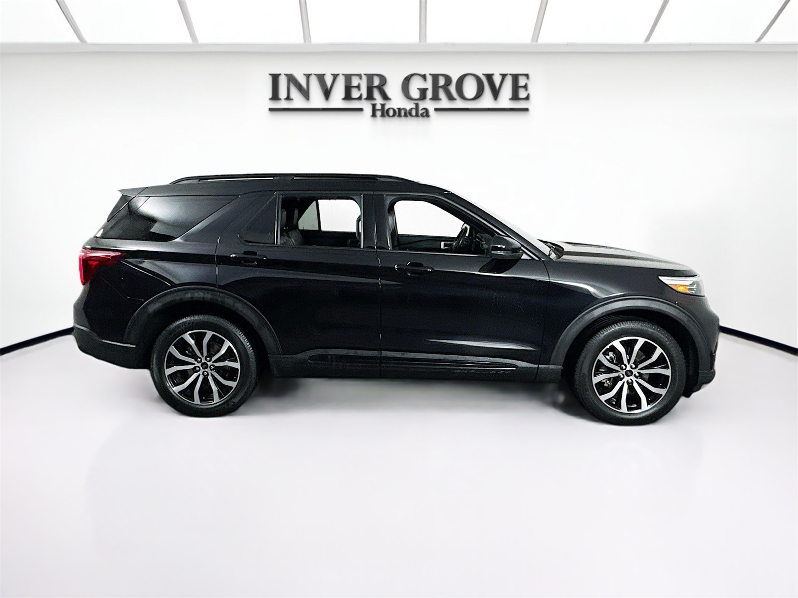 Vehicle image 4 of 22