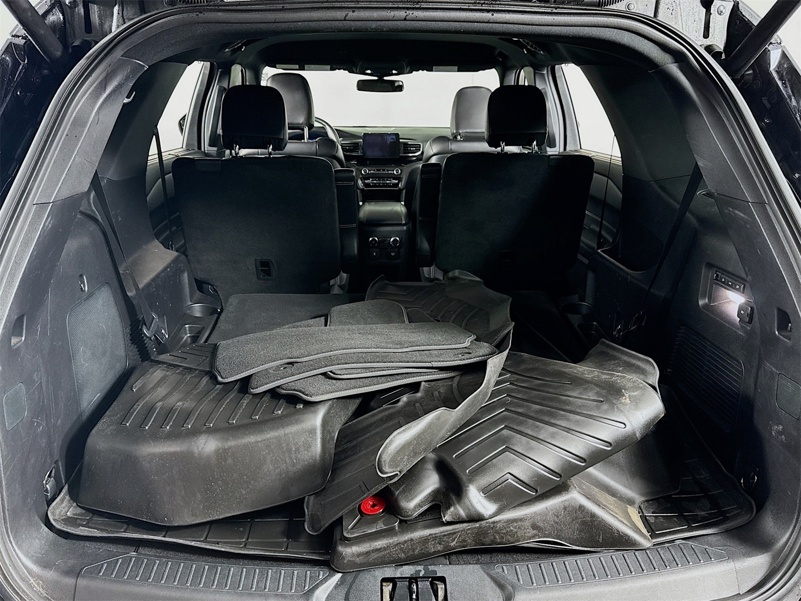Vehicle image 20 of 22
