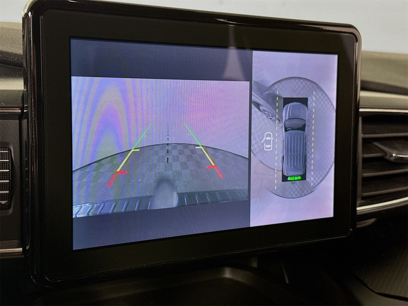 Vehicle image 14 of 22