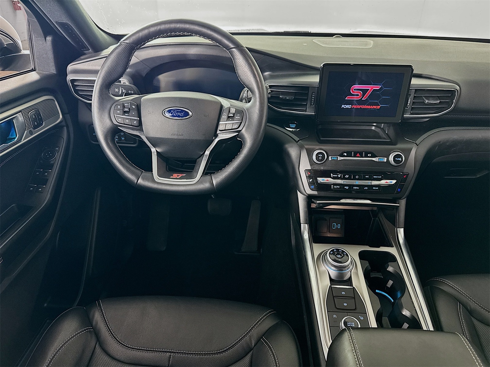 Vehicle image 17 of 22