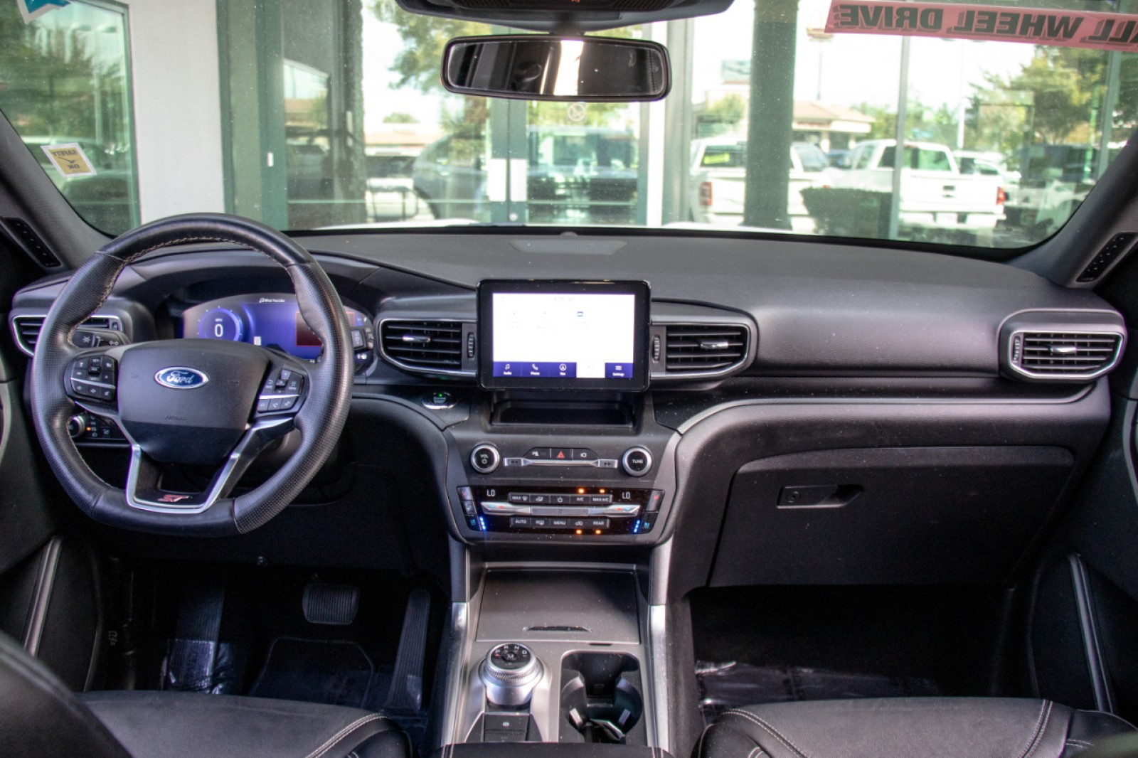 Vehicle image 13 of 26