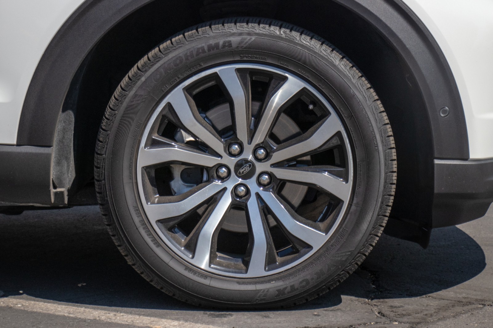 Vehicle image 22 of 26