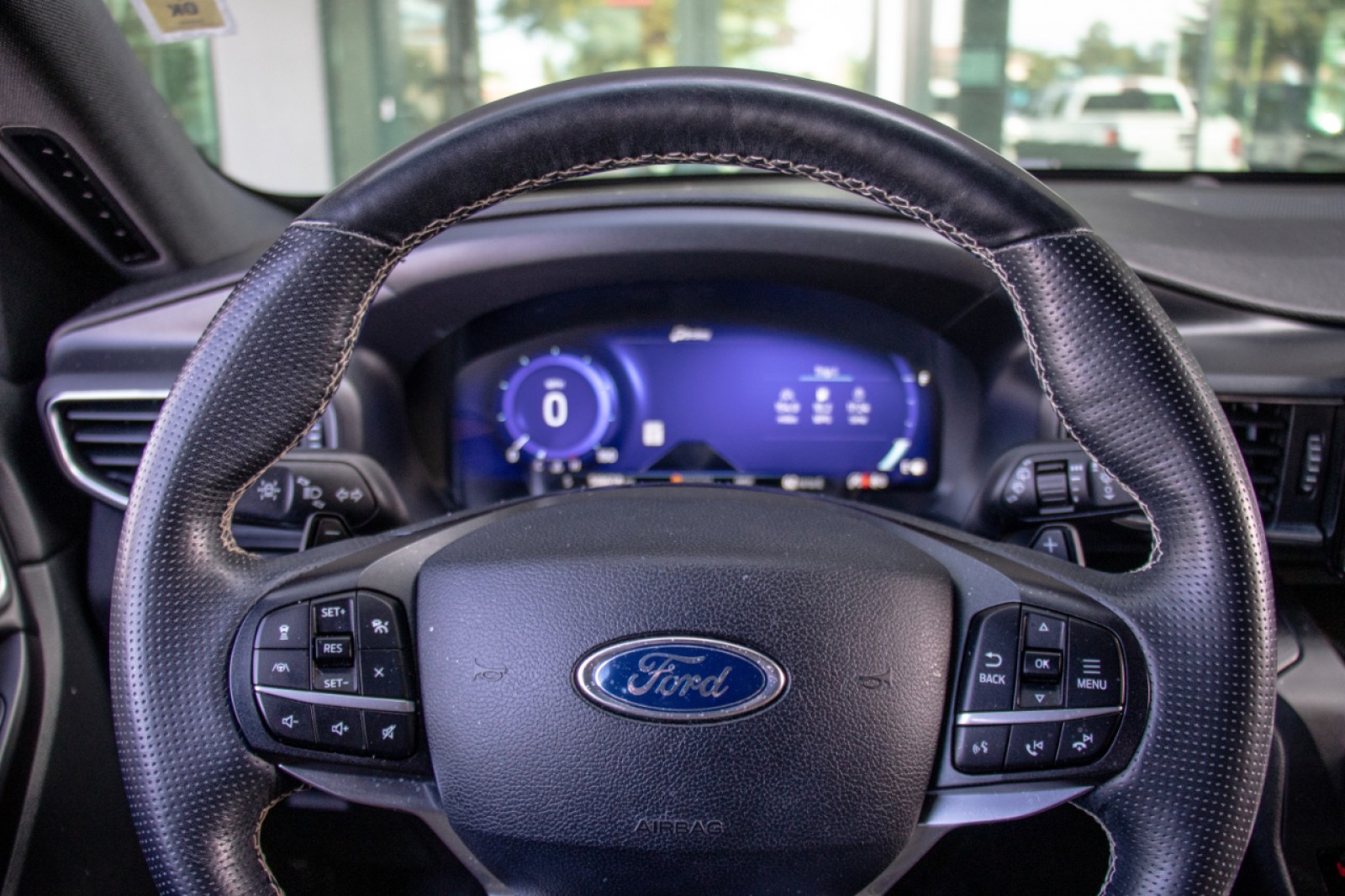 Vehicle image 11 of 26