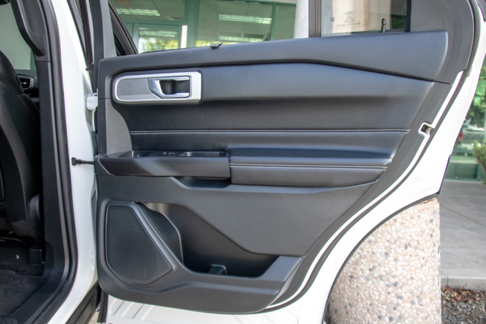 Vehicle image 21 of 26