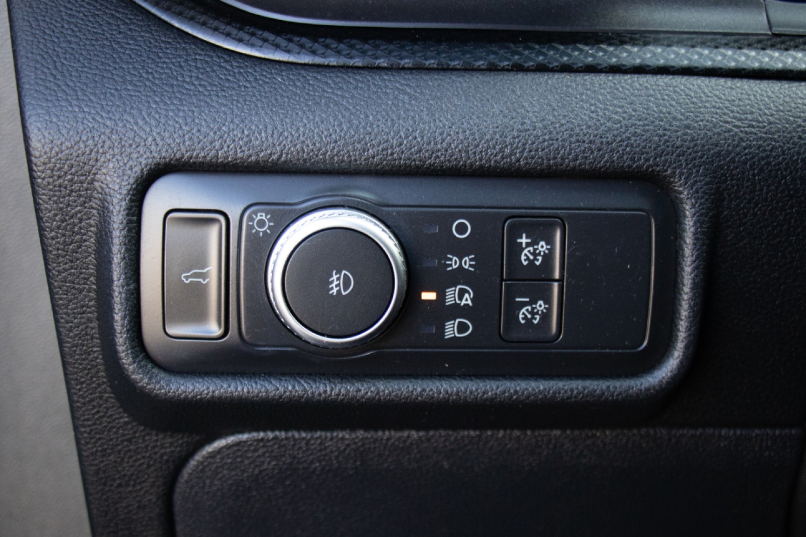 Vehicle image 23 of 26