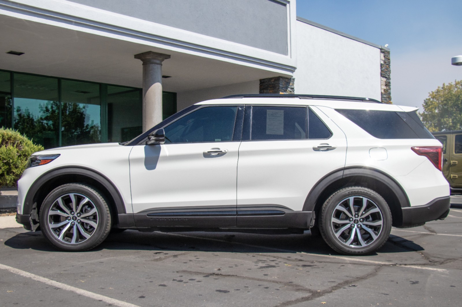 Vehicle image 6 of 26