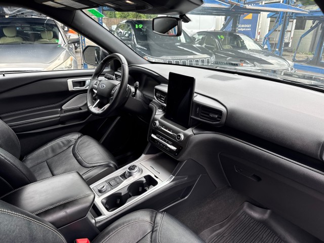 Vehicle image 18 of 46