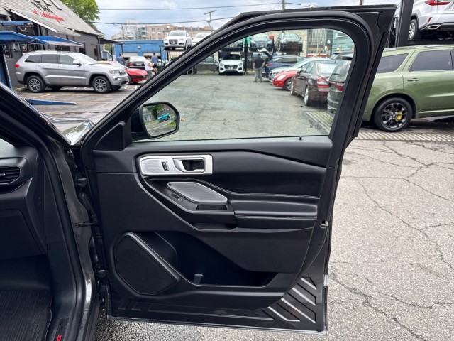 Vehicle image 20 of 46
