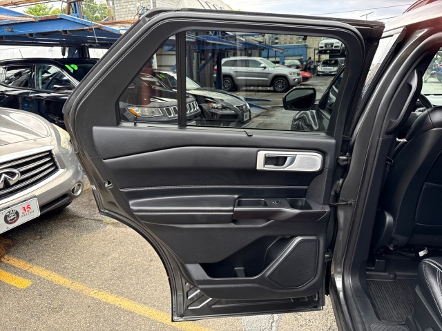 Vehicle image 38 of 46