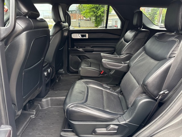 Vehicle image 13 of 46