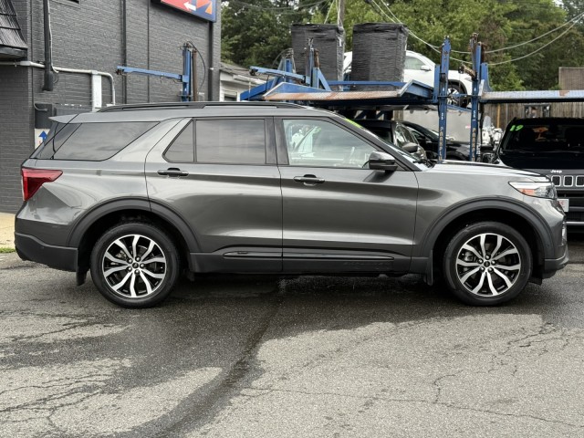 Vehicle image 4 of 46