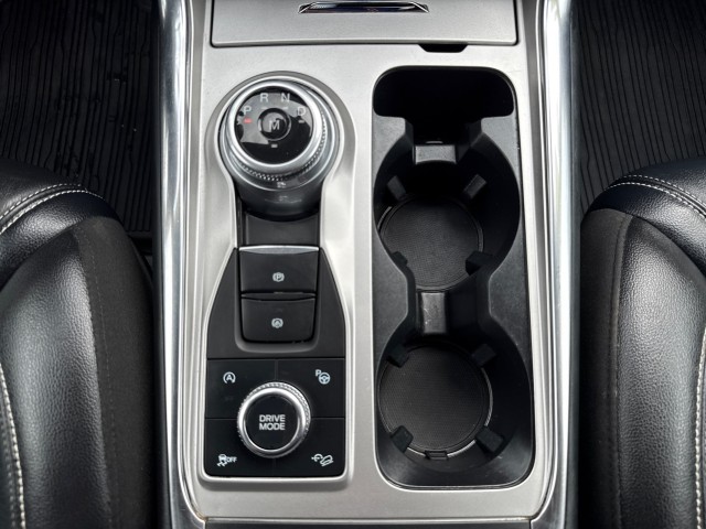 Vehicle image 30 of 46