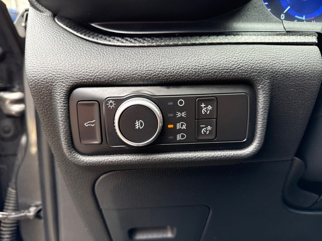 Vehicle image 37 of 46