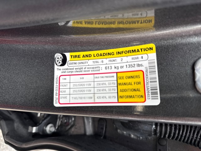 Vehicle image 33 of 46