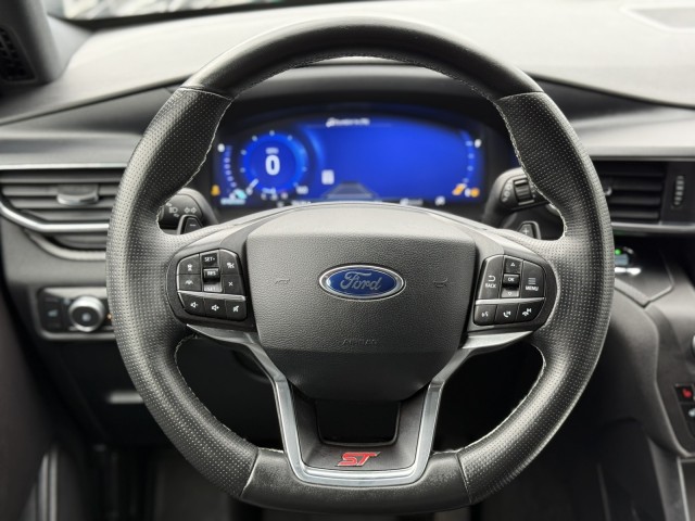 Vehicle image 40 of 46