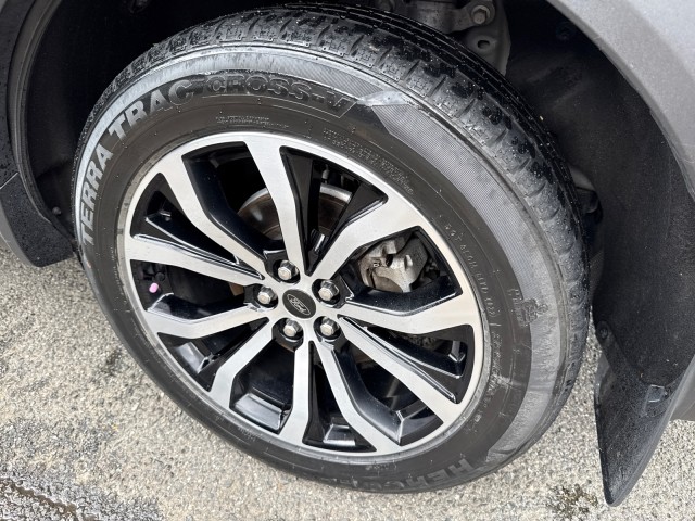 Vehicle image 10 of 46