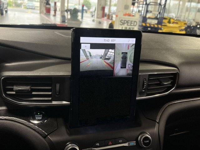 Vehicle image 26 of 38