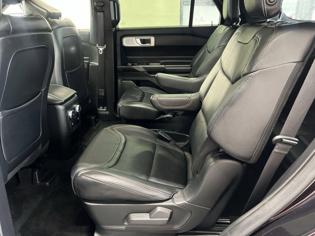 Vehicle image 13 of 38