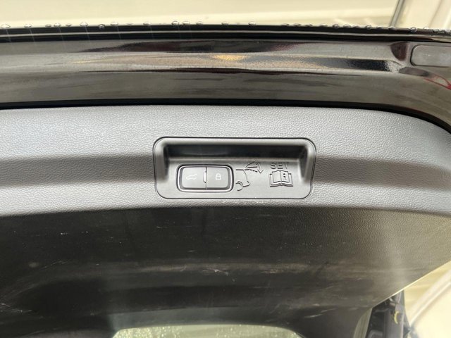 Vehicle image 24 of 38
