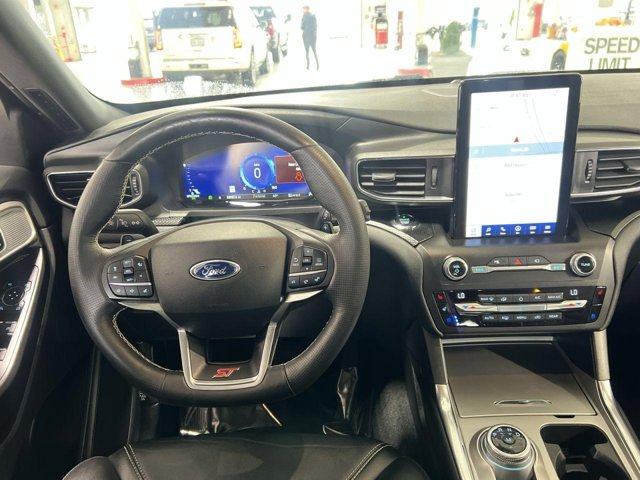 Vehicle image 15 of 38