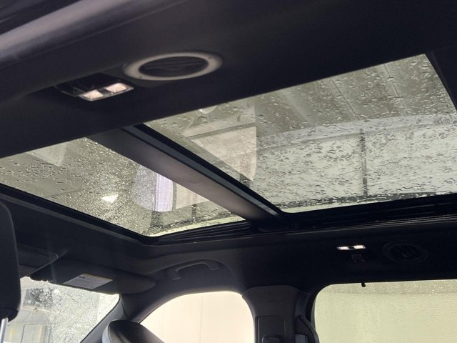 Vehicle image 29 of 38