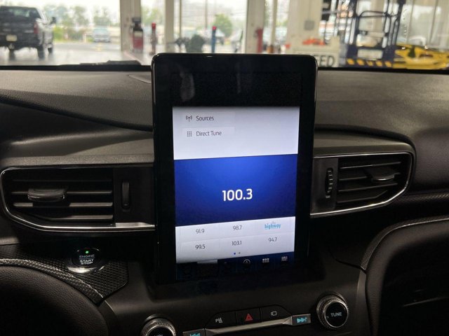 Vehicle image 19 of 38