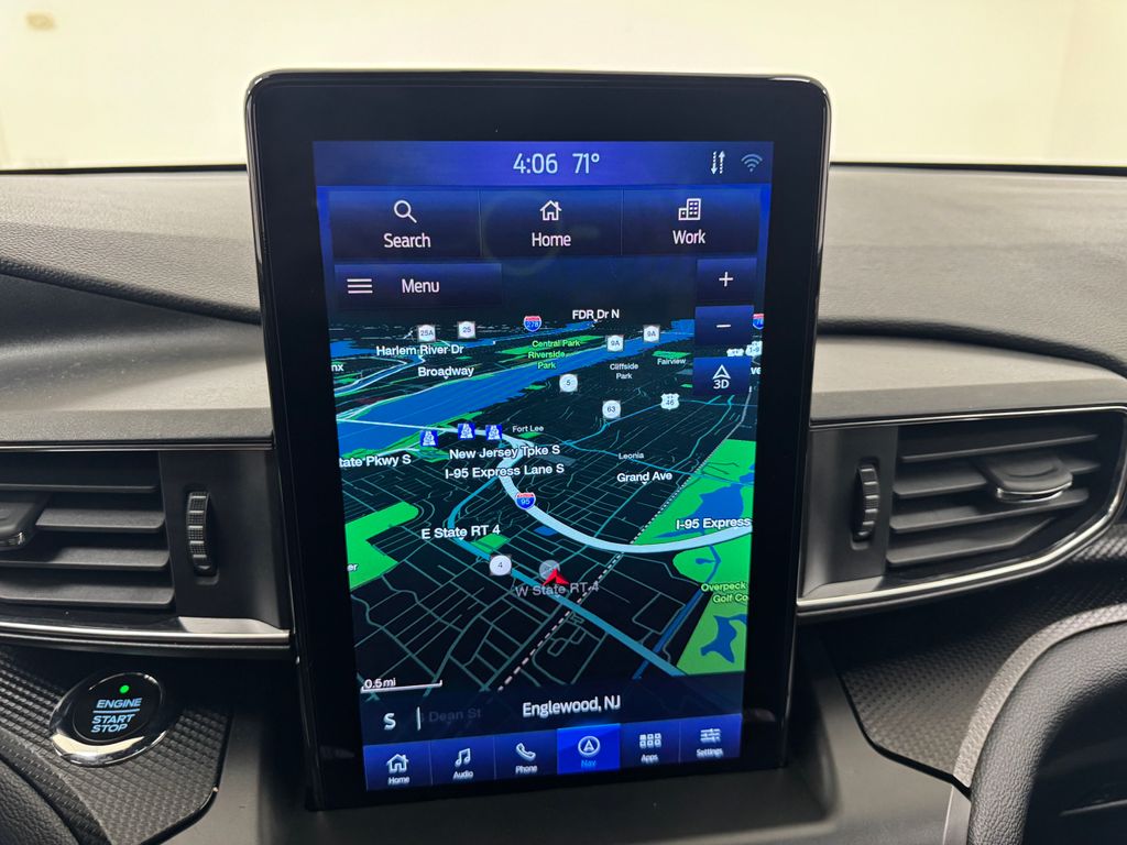 Vehicle image 21 of 43