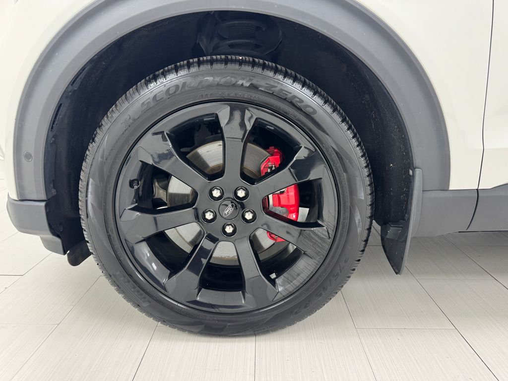 Vehicle image 41 of 43