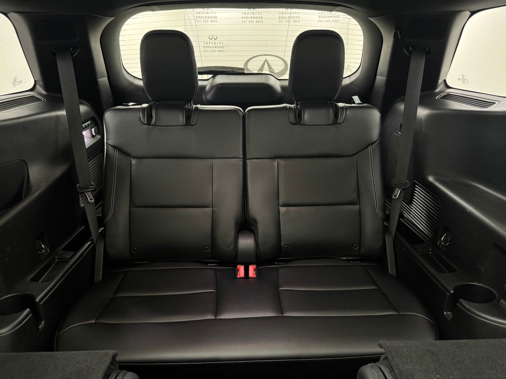 Vehicle image 11 of 43