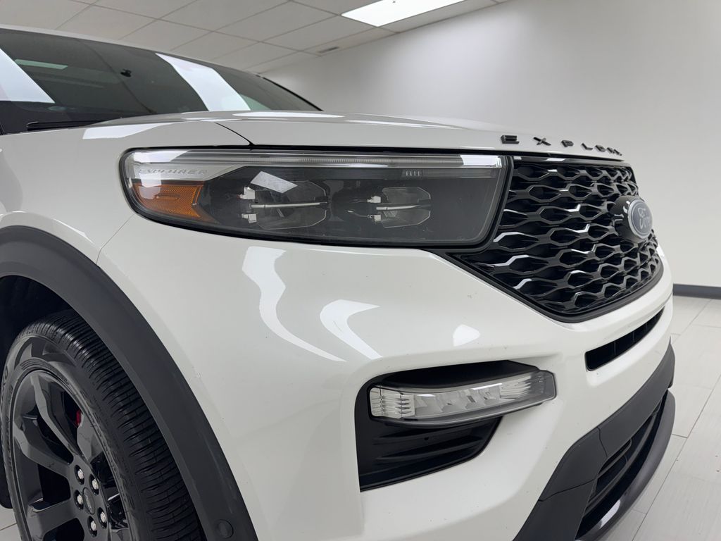 Vehicle image 34 of 43