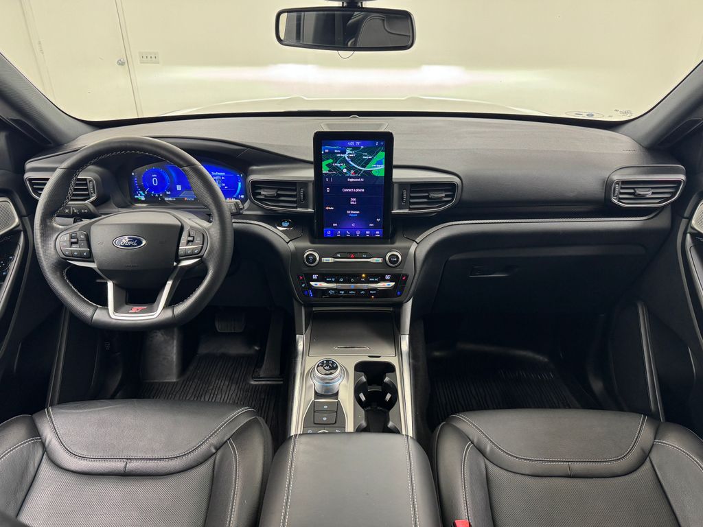 Vehicle image 16 of 43
