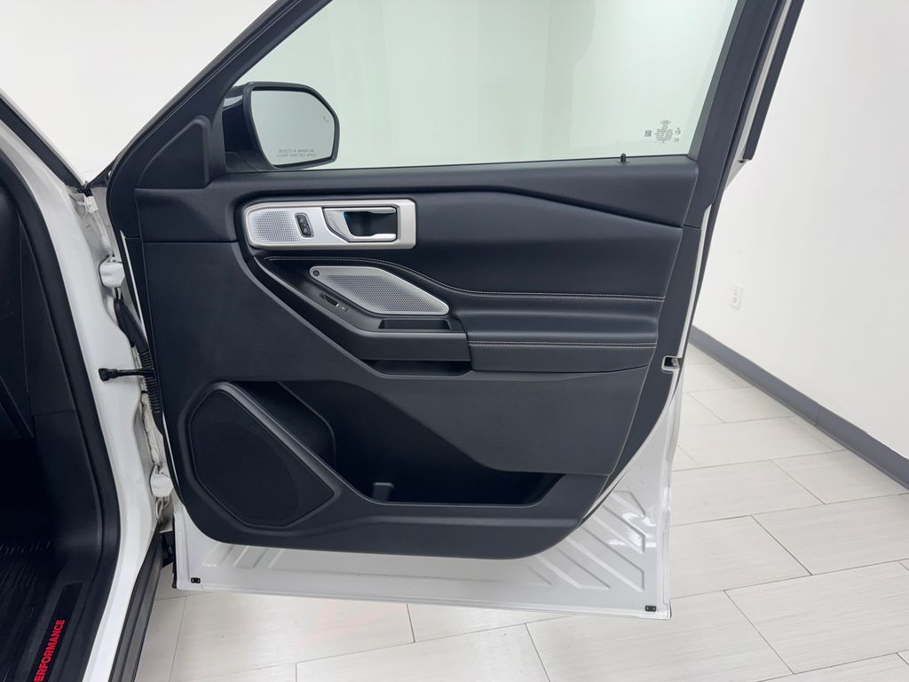 Vehicle image 12 of 43