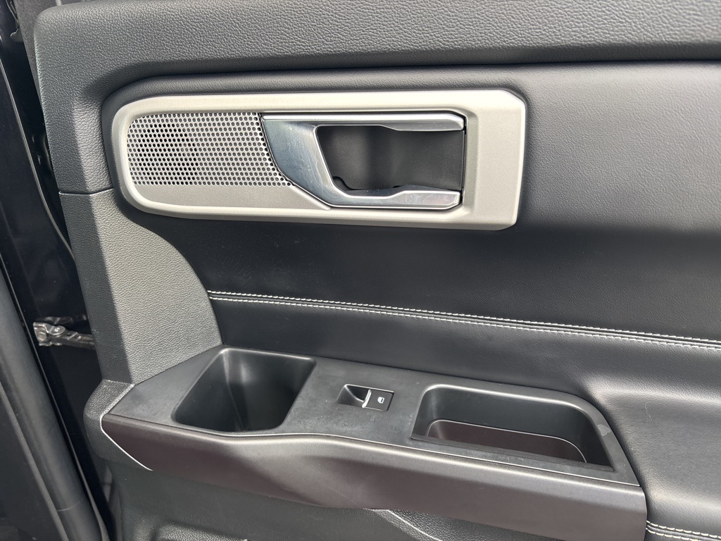 Vehicle image 43 of 50