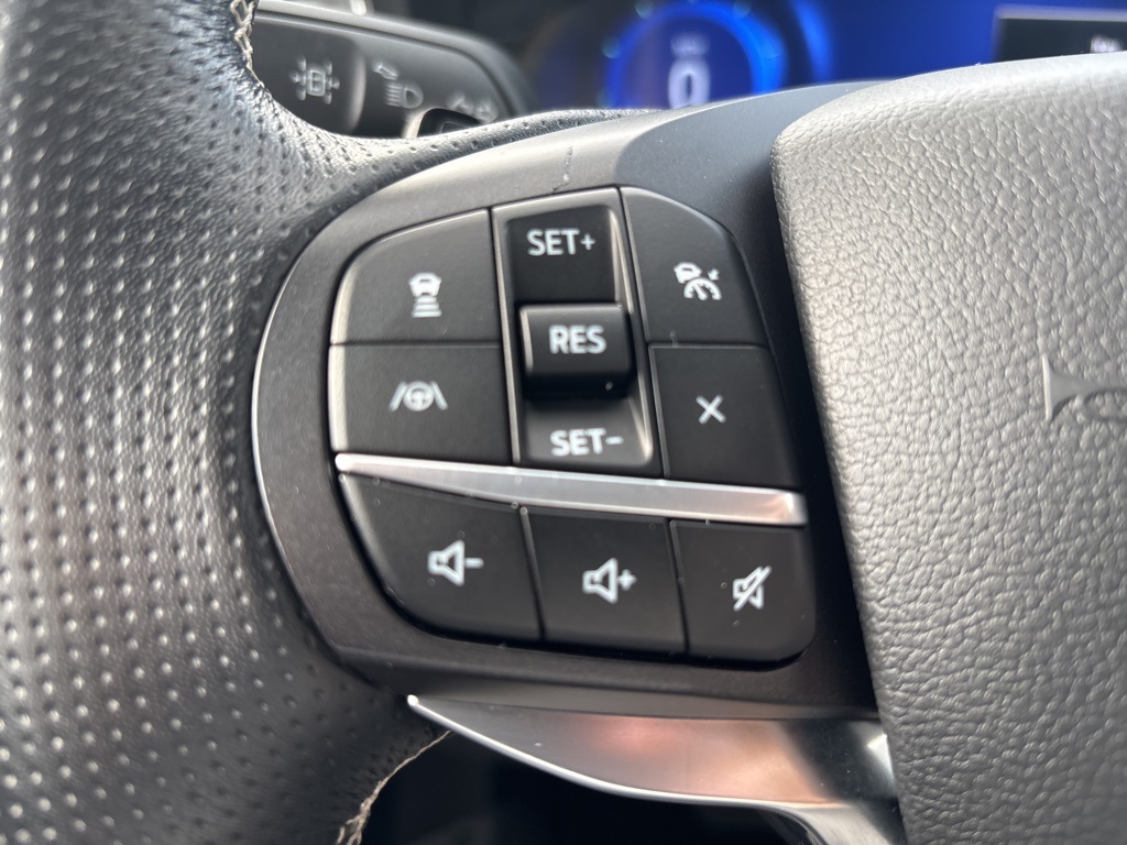 Vehicle image 21 of 50