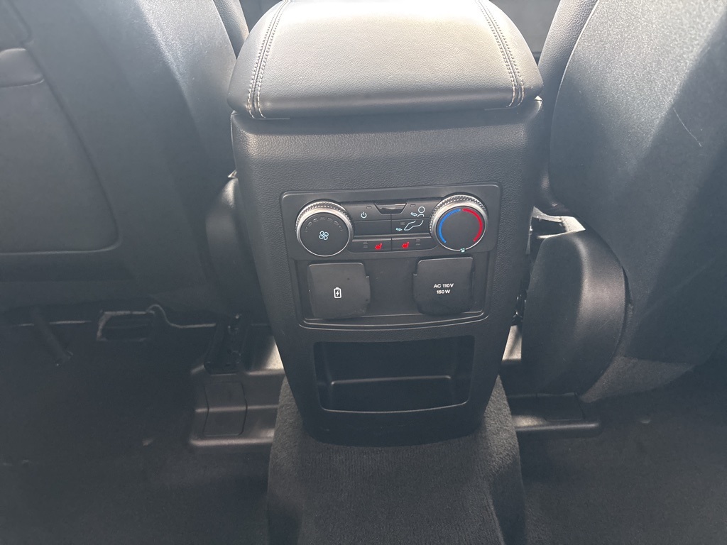 Vehicle image 37 of 50