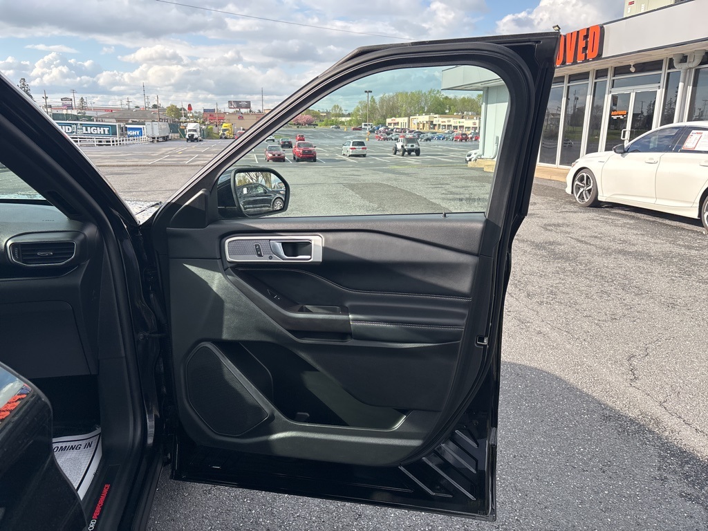 Vehicle image 45 of 50