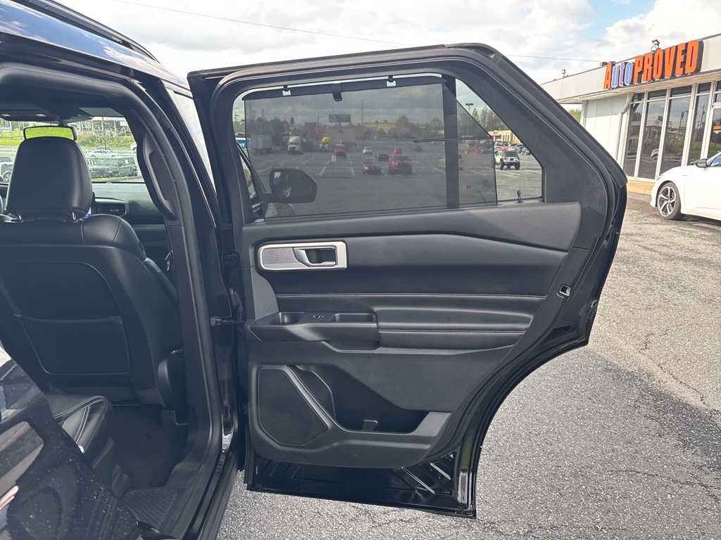 Vehicle image 42 of 50