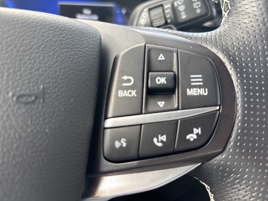 Vehicle image 22 of 50